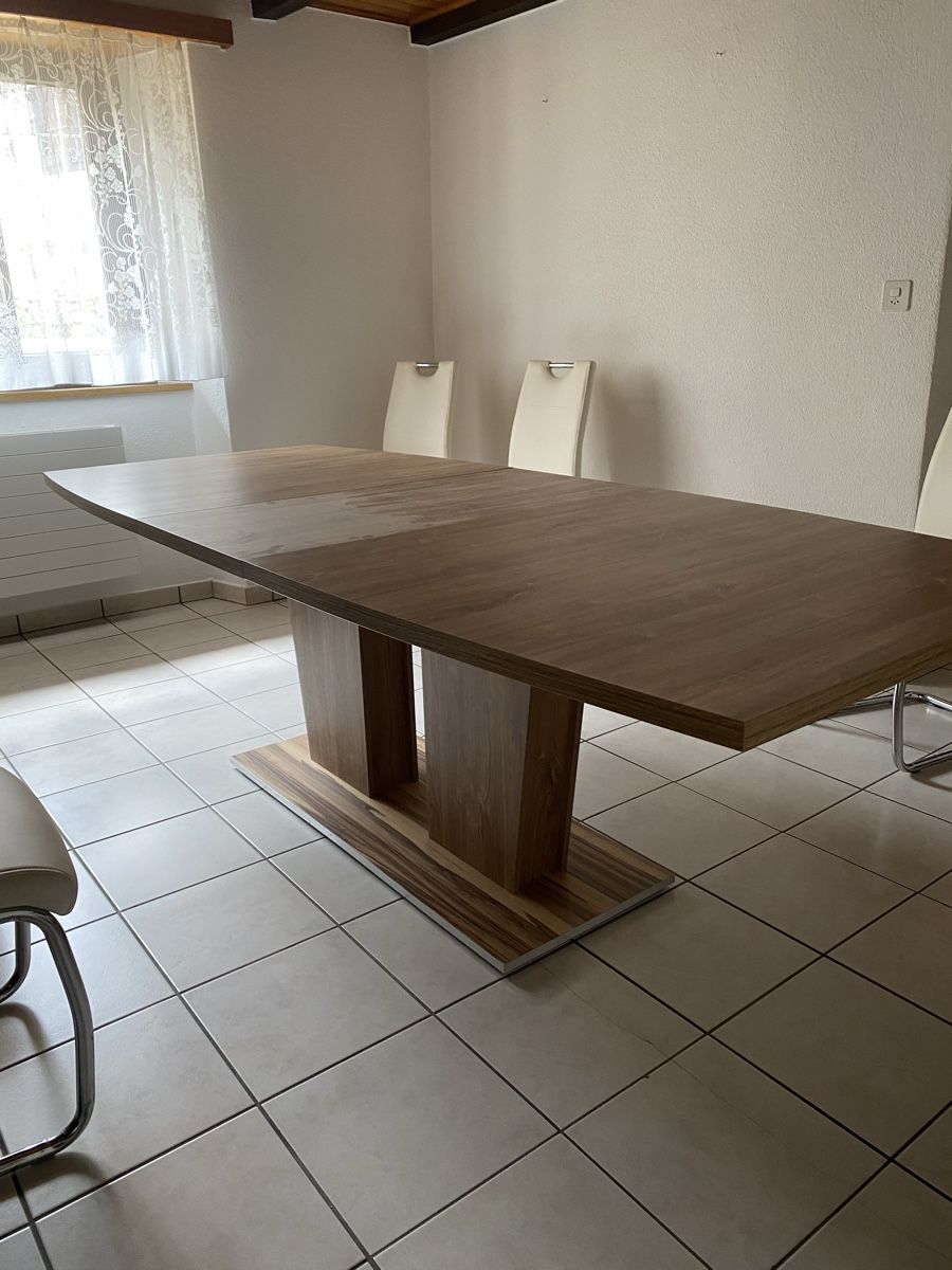 Tavoli: Table à manger en bois extensible état correct – Usato da Châtillon JU venduto da mar_hfx2