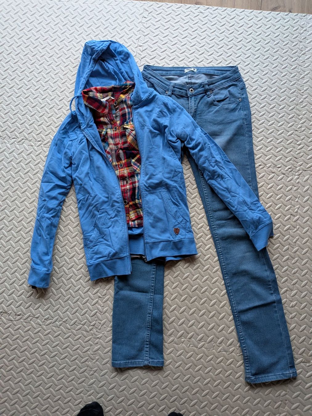 Lotti di vestiti: Kleider Paket Gr.XS – Usato da Altdorf UR venduto da Brandli 1