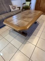 Couchtisch Holz mit Kacheln Dekor guter Zustand