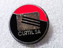Ansteckpin 46: Curtil Sa