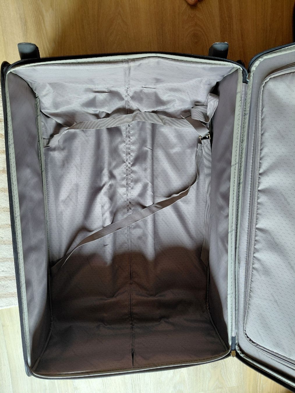 Samsonite Valigie: Samsonite Reisekoffer Koffer – Usato da Lyss venduto da Zachmarc 1