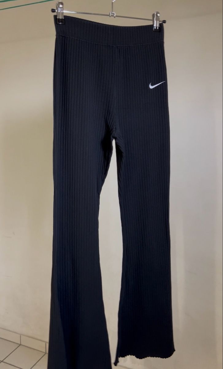 Pantaloni: Nike Hose – Usato da Bretzwil venduto da .Schoggi.