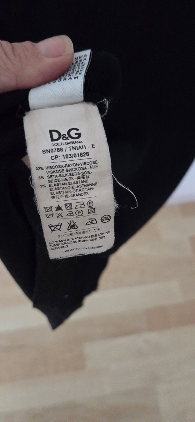 Dolce & Gabbana Camicette: D&G Bluse schwarz Gr.38 – Usato da Hellbühl venduto da Oki_doki 6