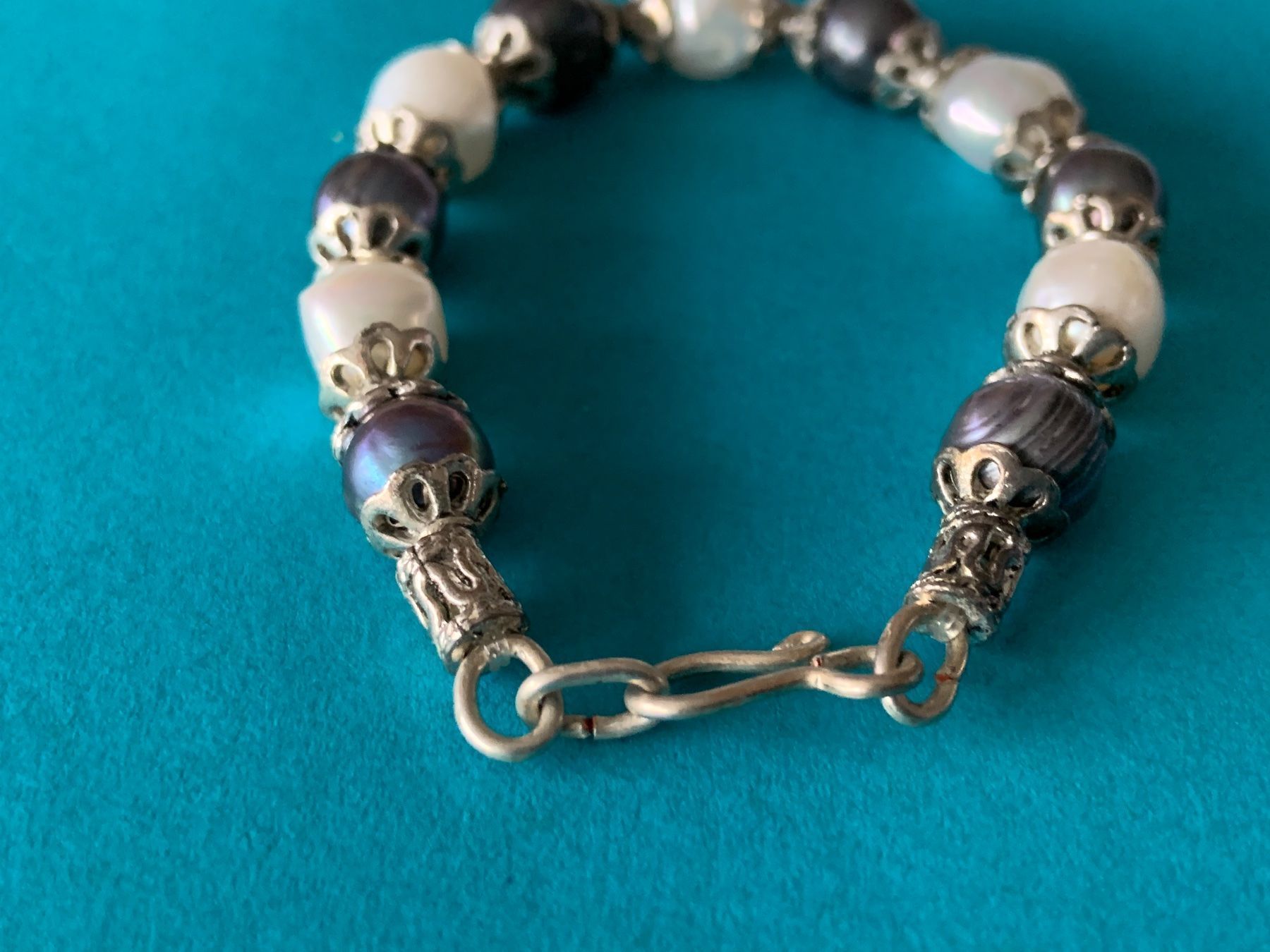 Bracelets: Armband silber echte perle schwarz/weiss – D'occasion à Dittingen par Bellevista 6