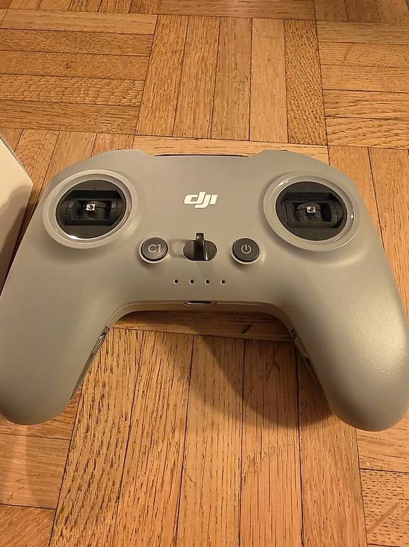 DJI Telecomando: DJI FPV Controller 3 – Usato da Zürich venduto da NikoXP 2