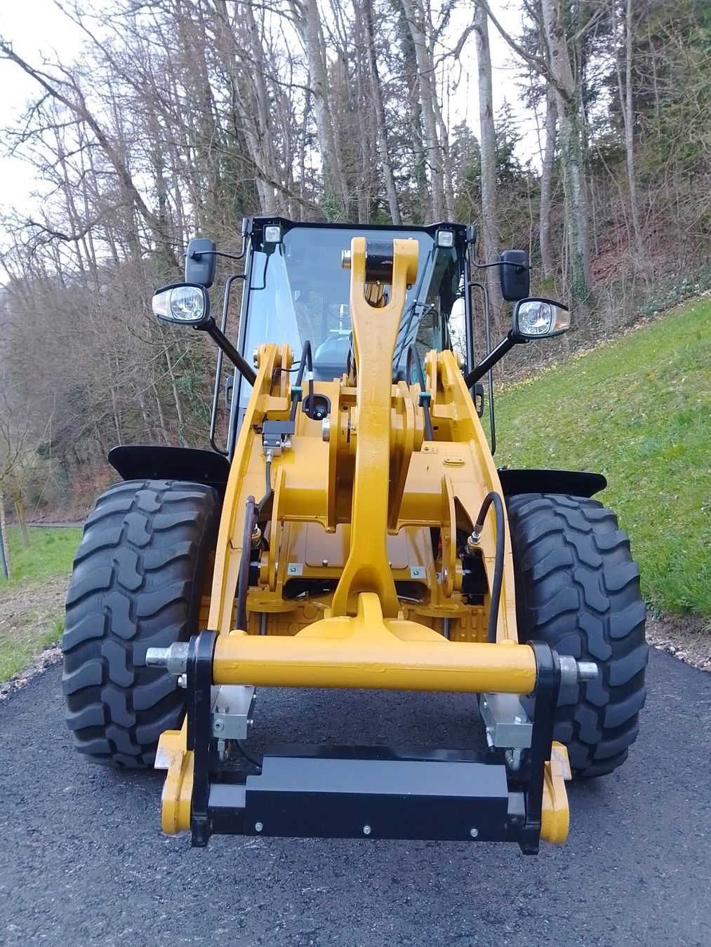 Caterpillar Chargeur de ferme: Cat 906H2 Radlader – D'occasion à Eptingen par JDK01 2