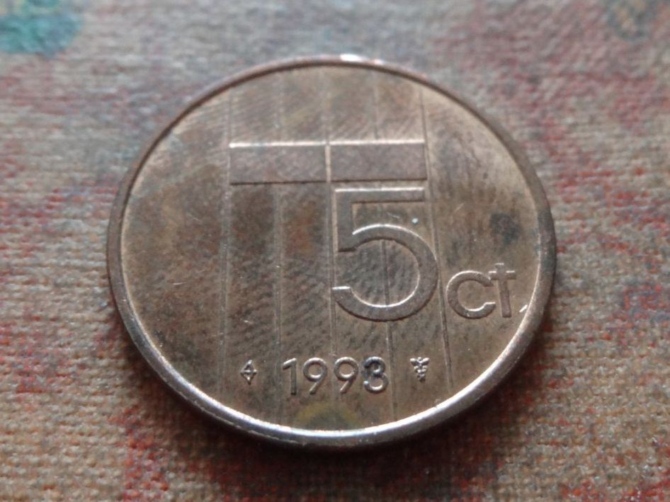 Tutti le monete: PAYS-BAS  Nederland  5  Cent  1998 – Usato da Romanel-sur-Lausanne venduto da Swift13