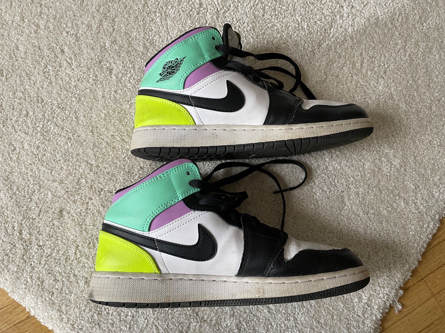 Jordan Schuhe für Mädchen: Nike Air Jordan 1 Mid Gr 39 – Gebraucht aus Ebmatingen von Reva-Sue 4