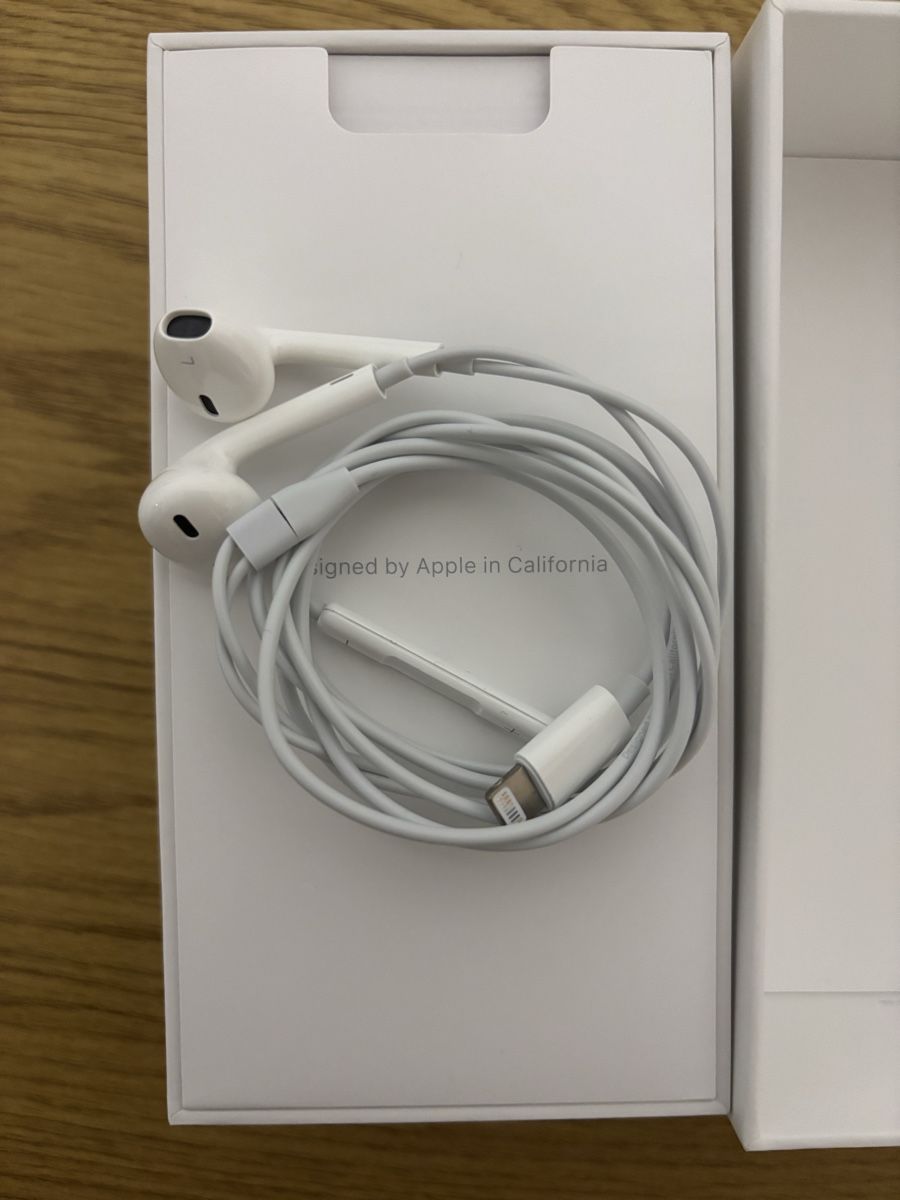 Apple Casques audio: Apple EarPods mit Lightning type c  – Neuf avec emballage d'origine à Belfaux par vik_c6z2