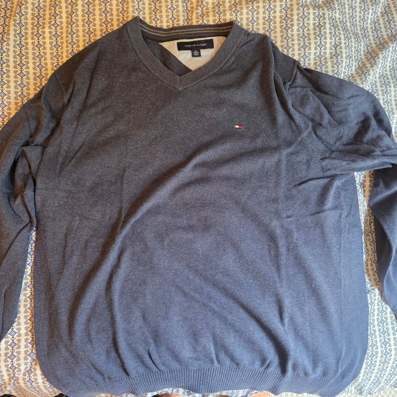 Tommy Hilfiger Pullover & Sweatshirts: Pullover Tommy Hilfiger – Gebraucht aus Conches von mrp_qpt5