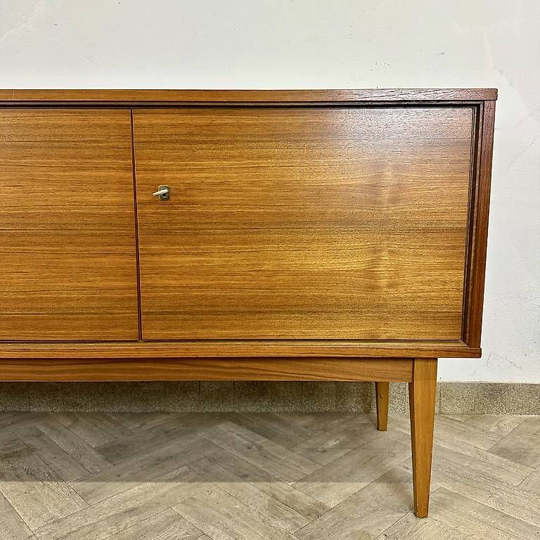 Cassettiere: Mid Century Nussbaum Sideboard – Usato da basel venduto da futureforyesterday 3