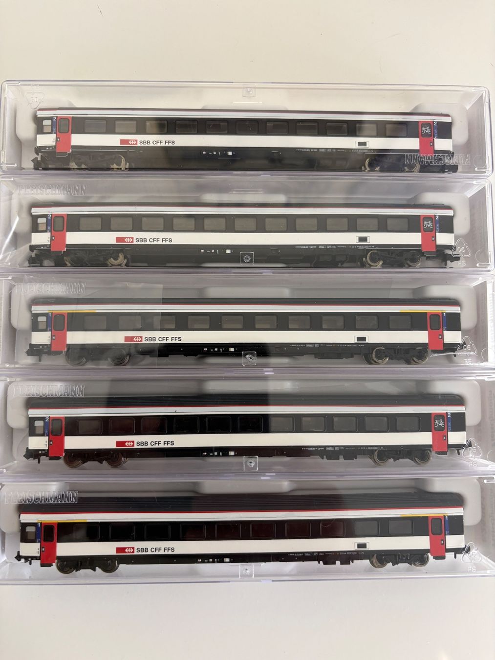 Fleischmann Modellini di ferrovie: 5 Personenwagen SBB Fleischmann – Usato da Luzern venduto da Tlubrr