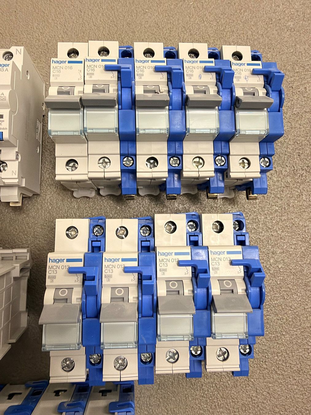 Hager Componenti elettronici: Sicherungen Hager – Usato da Oberarth venduto da Denali74 2