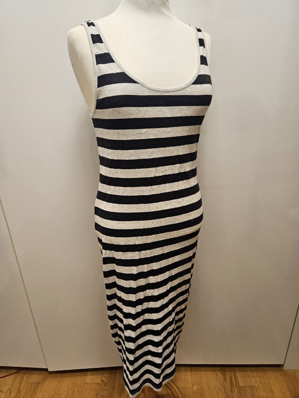 H&M Kleider: Geripptes Bodycon Kleid H&M Gr. L – Neu (gemäss Beschreibung) aus Zürich von ColdCoffee 1