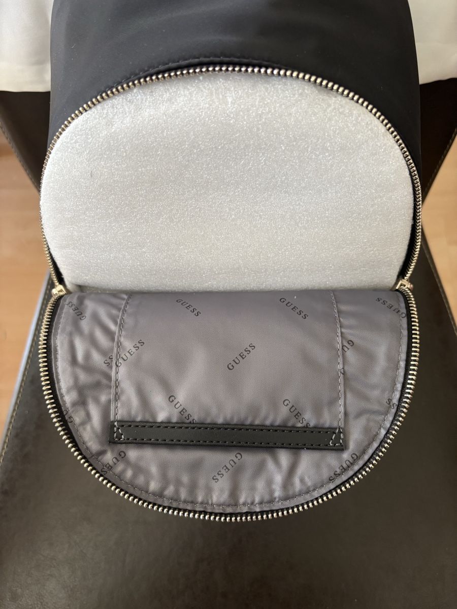 Guess Zaini: Sehr schöner Rucksack von Guess – Nuovo (secondo la descrizione) da Brütten venduto da gisela777 2