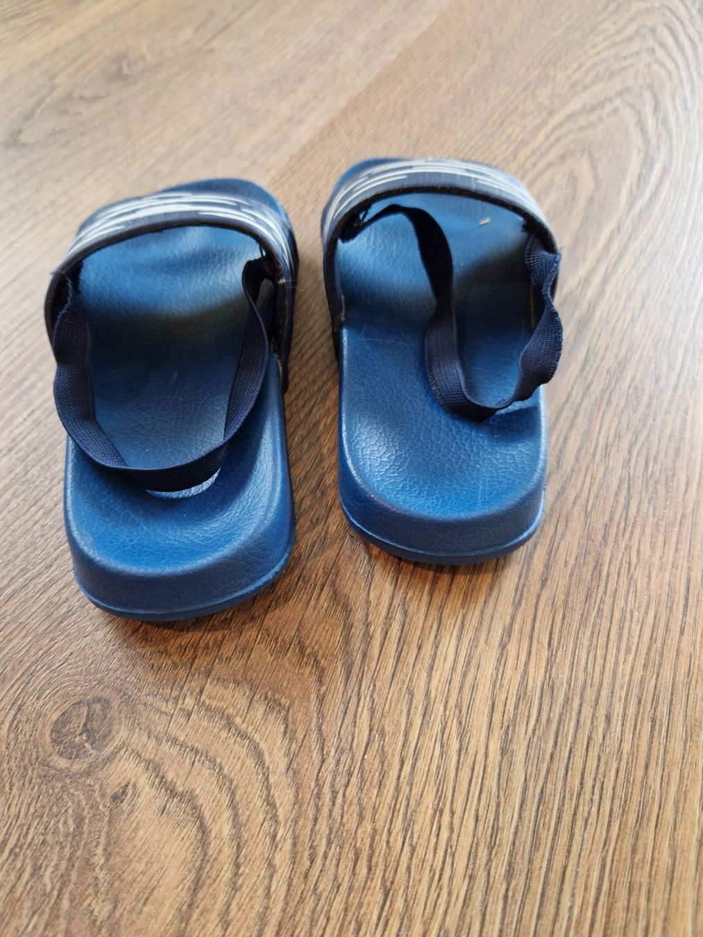 Scarpe per ragazzi: Badeschuhe, Slider mit Gummiband Gr. 26 – Usato da Nebikon venduto da Japostyle 3