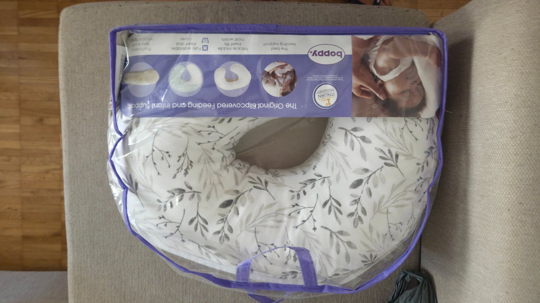 Cuscini: Ergonomic Nursing & Breastfeeding Pillow – Usato da Zürich venduto da Caeirop
