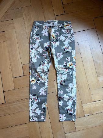 BLUE MONKEY - Jeanshose bunt geblümt W31