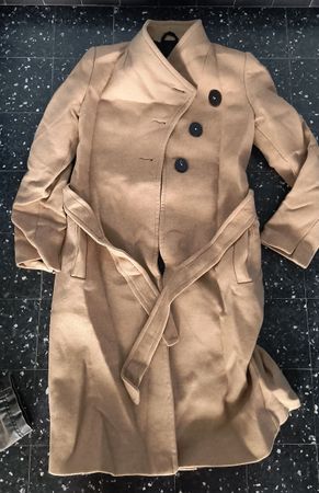 Elegante Wintermantel, Beige mit Gürtel, Grösse M -Mang