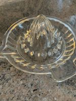 Vintage Glas-Zitruspresse, Entsafter für die Sommerküche!