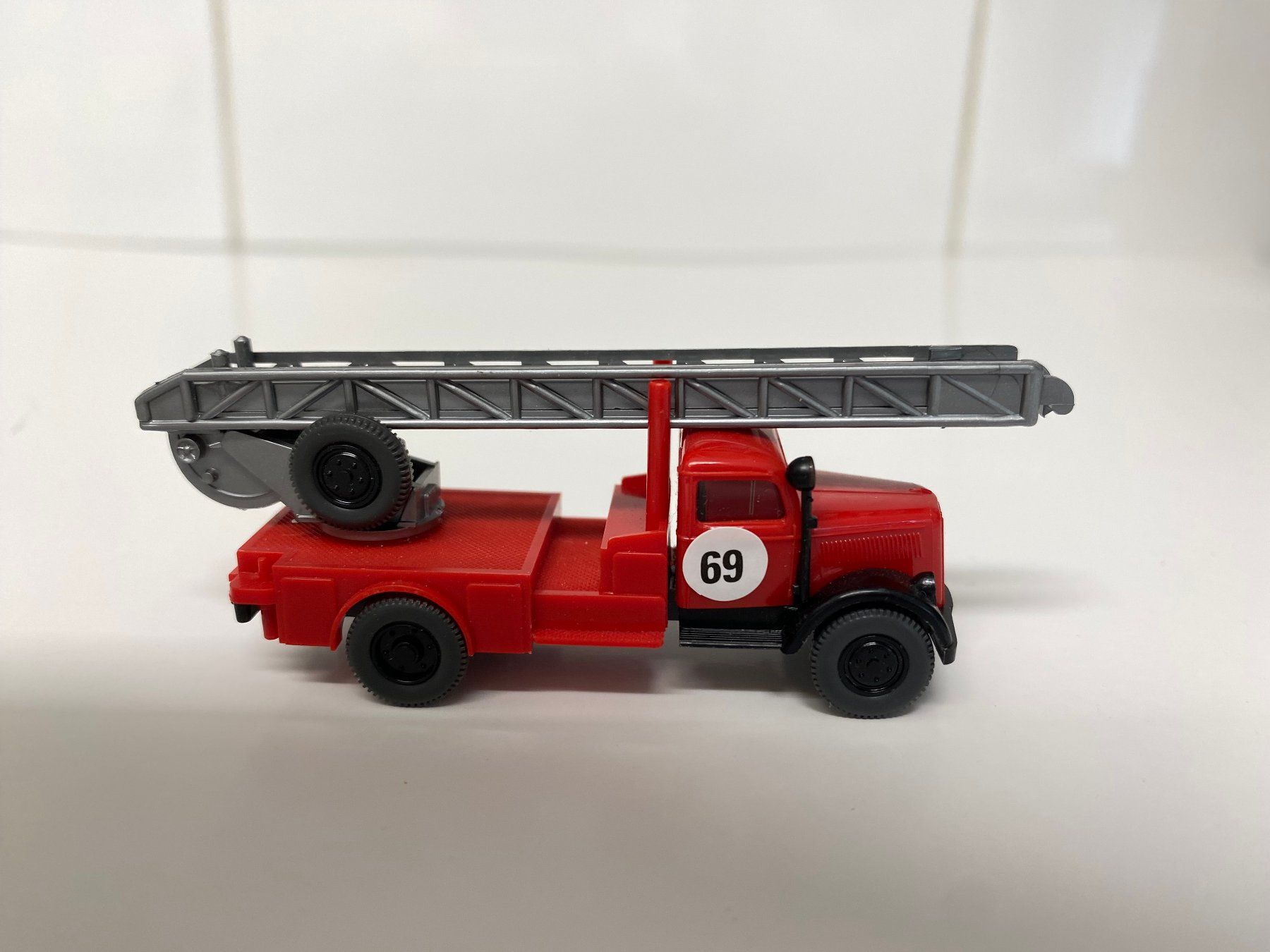 Wiking Modellini d'auto: Wiking Feuerwehr 69 – Usato da Stäfa venduto da elcondor245