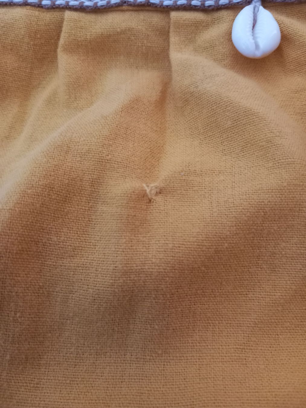 Tops: Débardeur jaune avec coquillages Taille M – Gebraucht aus Faoug von per_kp6r 4