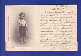 ENFANT - Jeune garçon - L'Ouïe