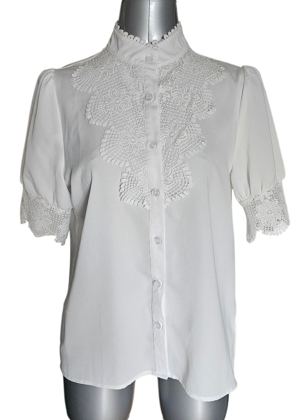 Camicette: Weisse Bluse mit Spitze, Gr. L – Nuovo (secondo la descrizione) da Langenthal venduto da SecondChanceShop