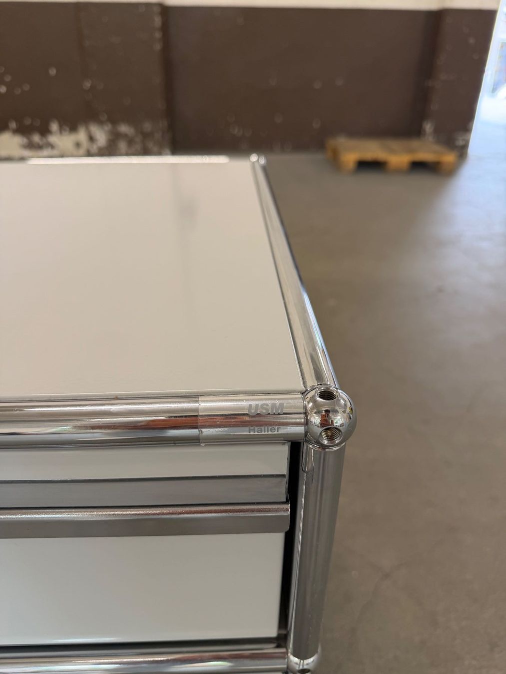 USM Banconi: USM Haller Rollcontainer mit 3 Schubladen – Usato da Dietlikon venduto da ComdatAG 4