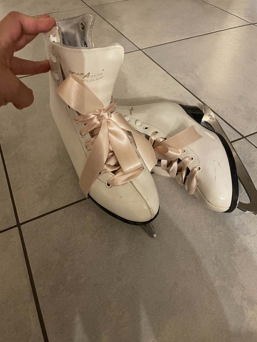 Patins à glace: Schlittschuhe  – D'occasion à Benken ZH par tschiddl98