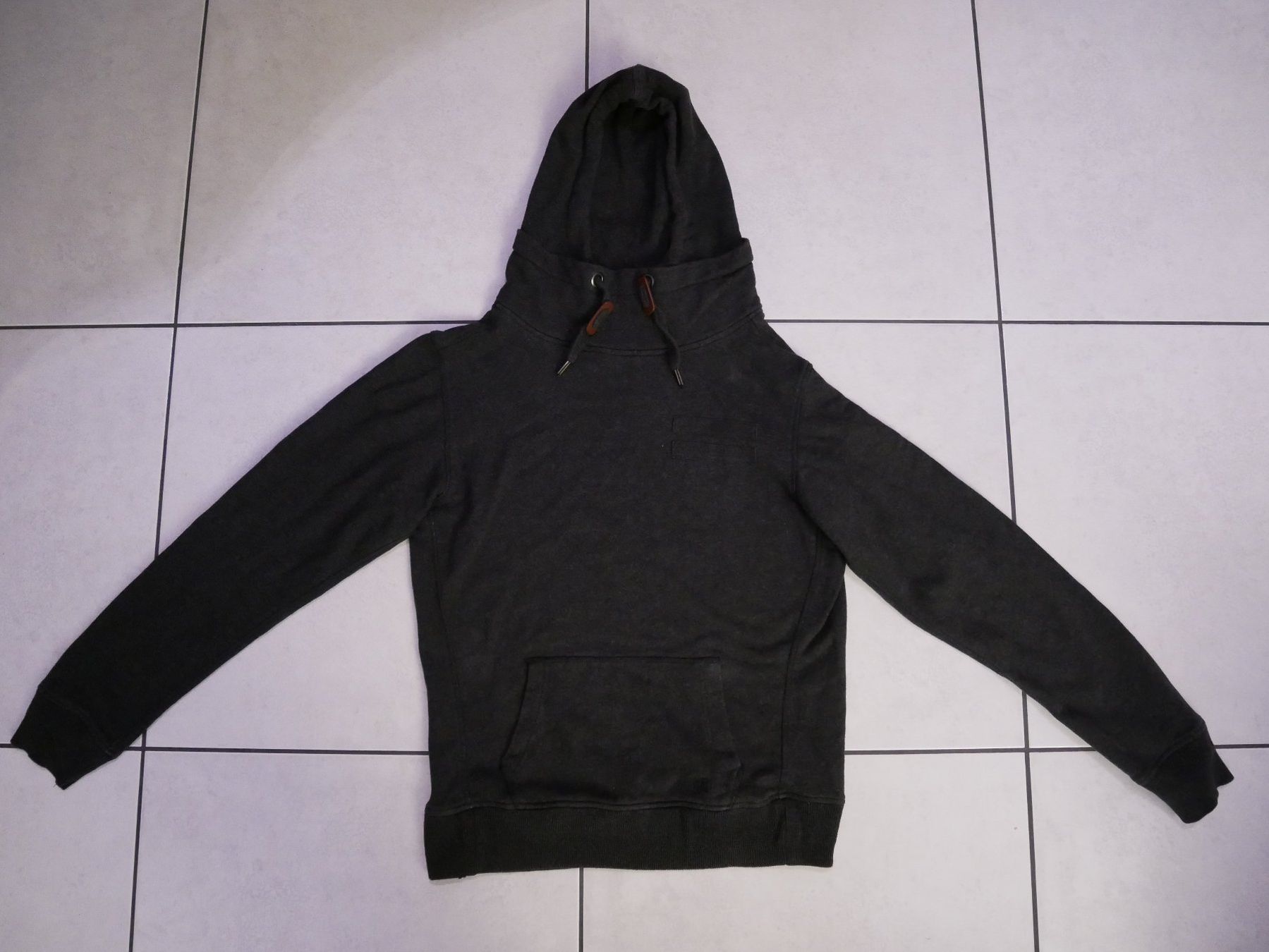 Nile Maglioni & Felpe: Herren Kapuzenpullover, Nile, grau, Grösse M – Usato da Niederwangen BE venduto da Benny.7