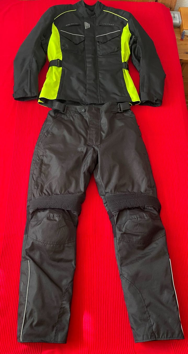 Costumes: Motorradanzug – D'occasion à Bazenheid par nervik 1