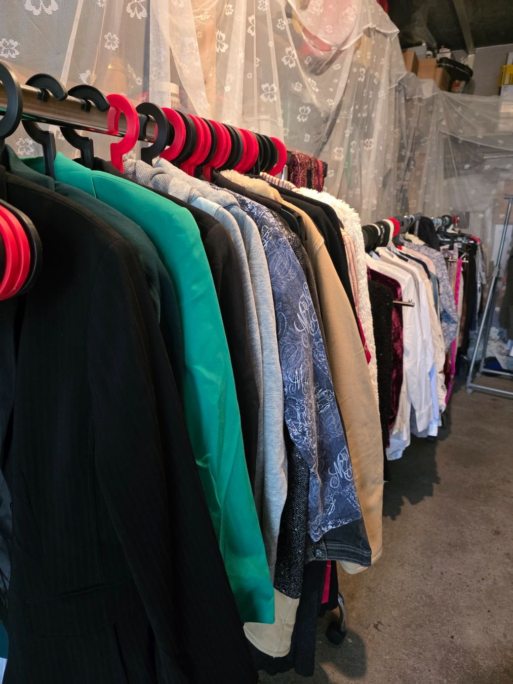 Lots de vêtements: Mädels Flohmarkt (Privat) – D'occasion à Bachenbülach par Dominik-20 1