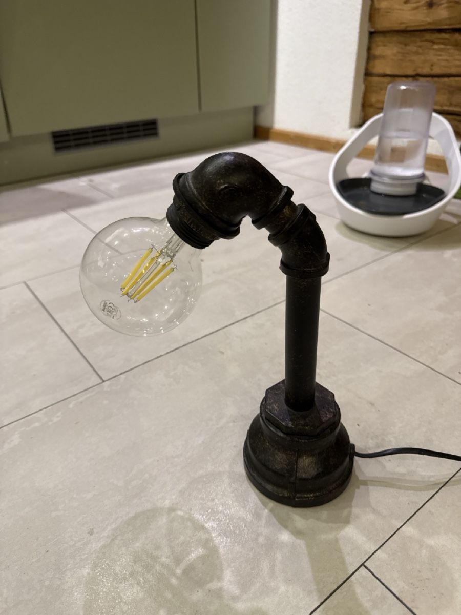 Lampade: Tischlampe Rohre Design Edison Birne gebraucht – Nuovo (secondo la descrizione) da Bad Ragaz venduto da ram_t825