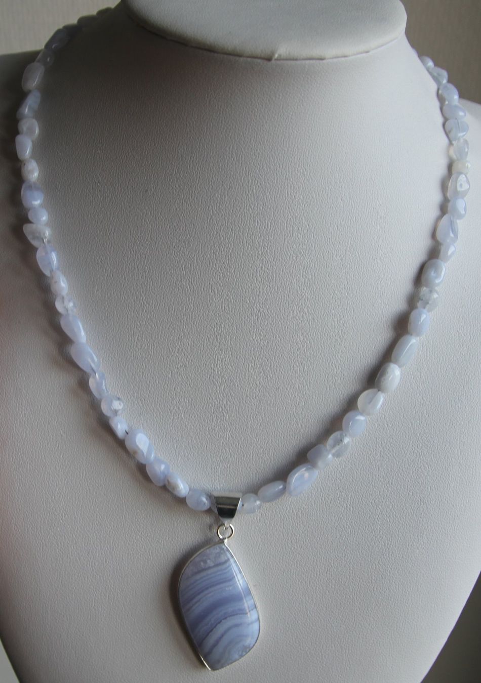 Ciondoli: Neu: Chalcedon Schmuck Anhänger mit Kette – Nuovo (secondo la descrizione) da Matten b. Interl venduto da Edelsteingalerie 1