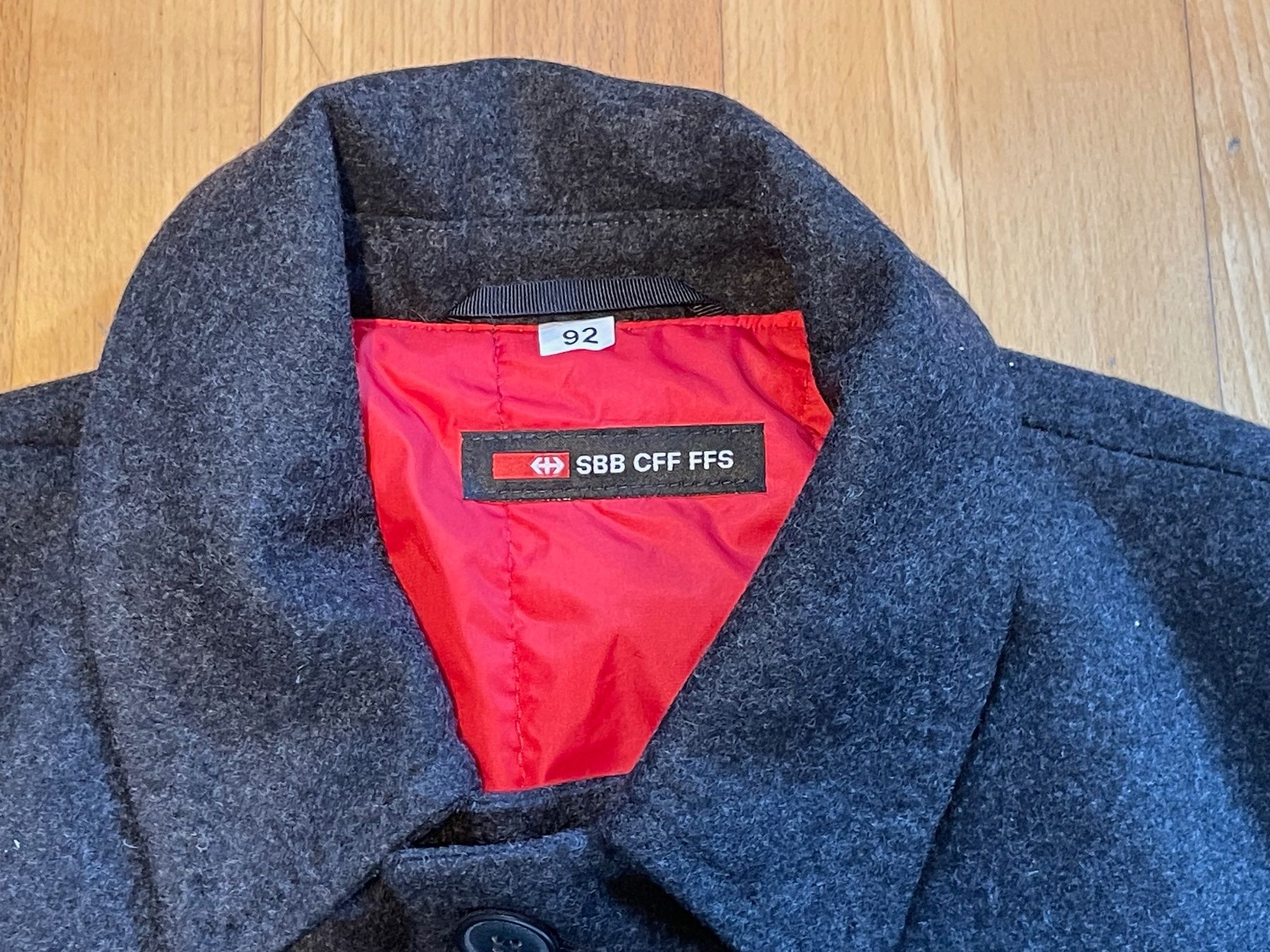 Cappotti: 2019 New never worn SBB CFF Wool Coat Sz L – Nuovo e nell'imballaggio originale da Zürich venduto da le_souk 2