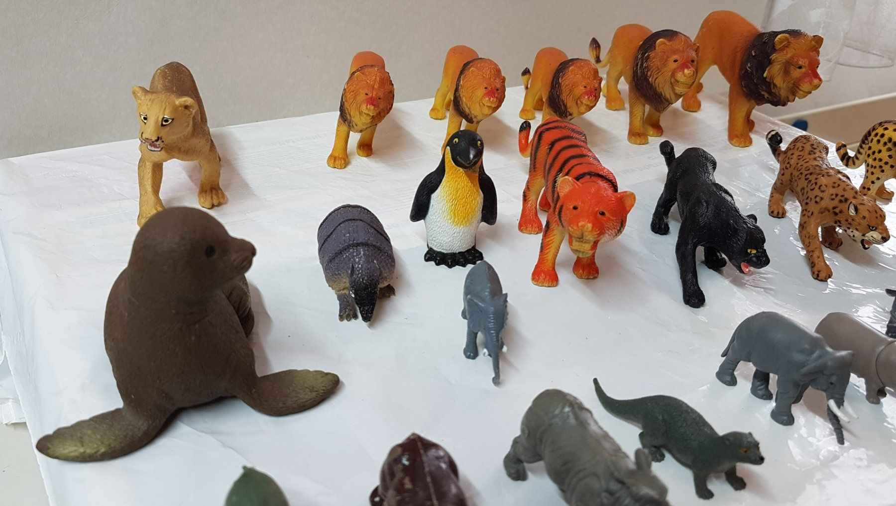 Statuette: 😎 25 Diverse Tier Figuren – Usato da Schüpfheim venduto da Games_Spielkonsolen 5