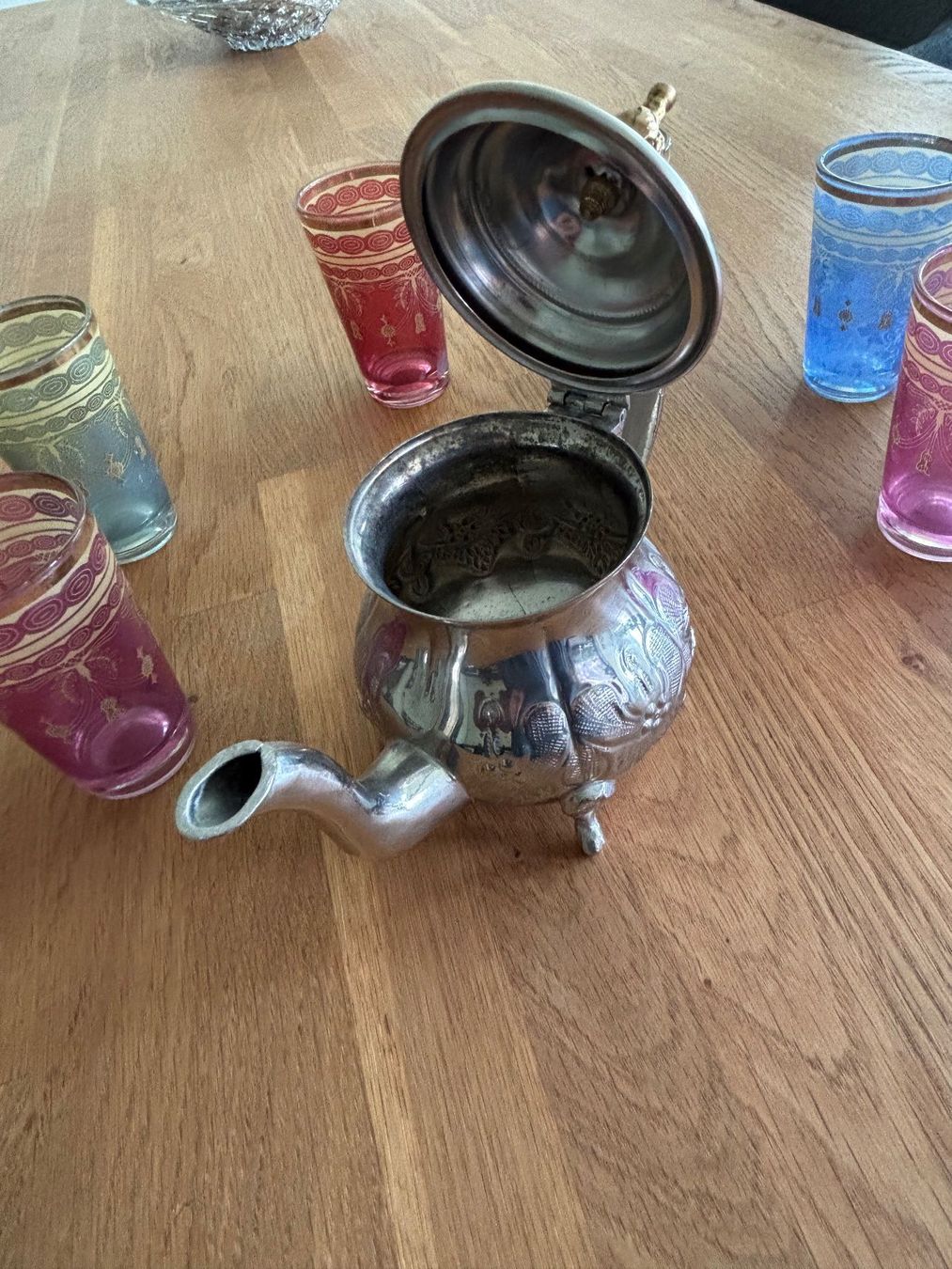 Théières: Teekanne mit Gläser – D'occasion à Arlesheim par sandrahenning 1
