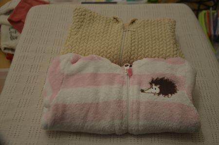 TAILLE 68 - 2 VESTES - BEIGE IST BENETTON