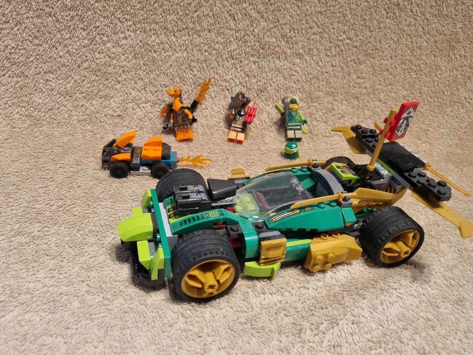 Lego Giocattoli: Ninjago Lloyds Rennwagen – Usato da Rümlang venduto da Franny93