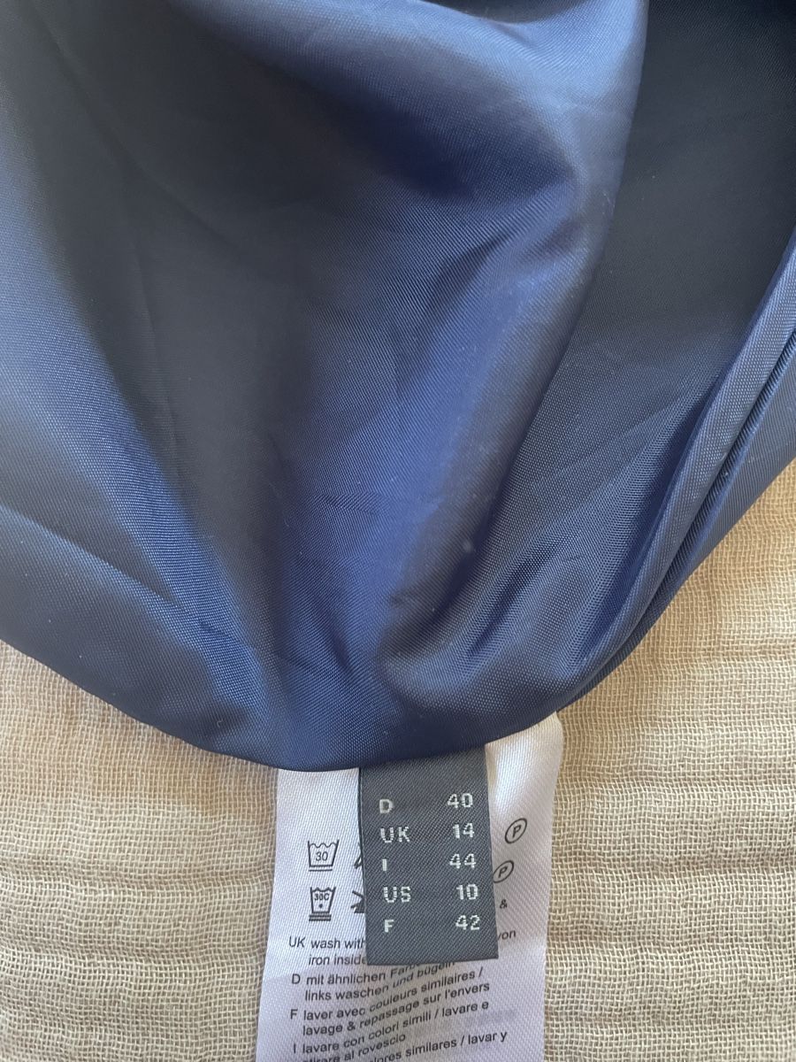 Esprit Robes: Festliches Kleid – D'occasion à Tumegl/Tomils par tiger358 2