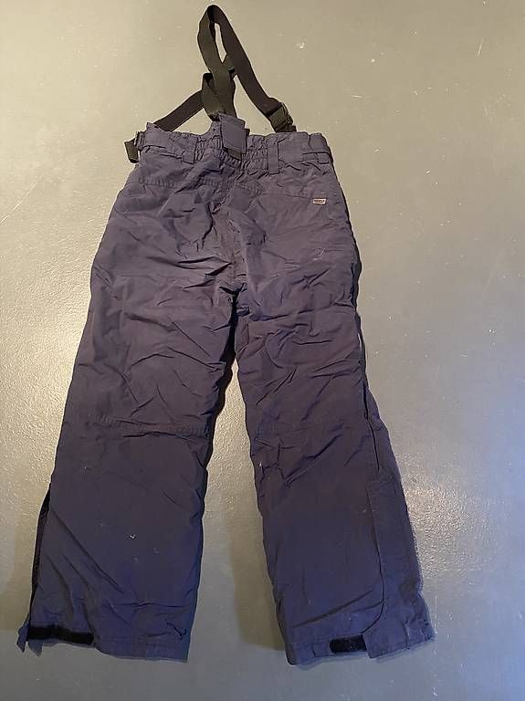 Pantalons: skihose Grösse 140 – D'occasion à Liestal par reguswiss 1