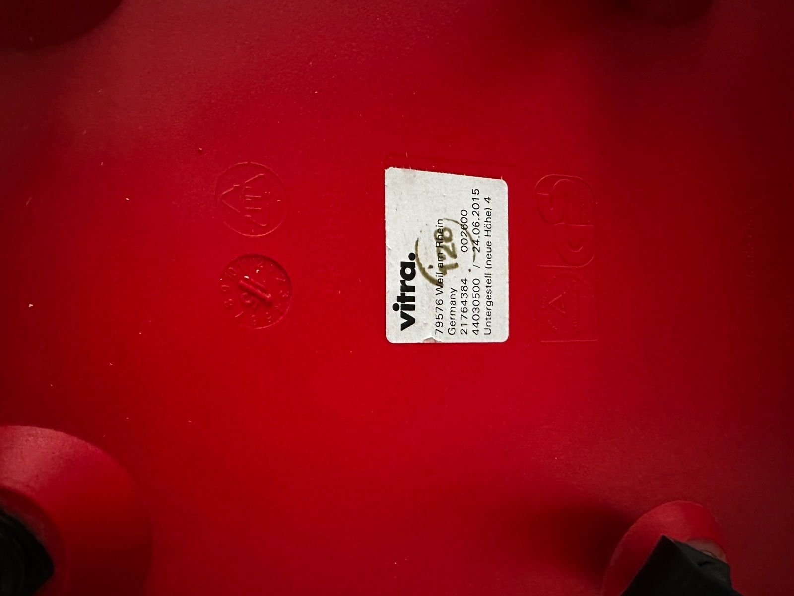 Vitra Stühle: VITRA - Eames Plastic Side Chair DSW Poppy Red – Gebraucht aus Zürich von lui_nn69 3