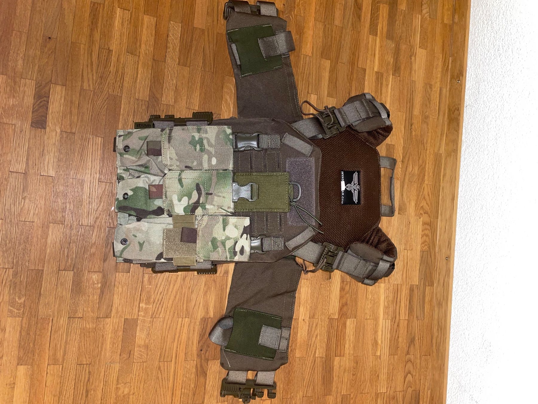Uniformi: Airsoft Plattenträger Invadergear – Usato da Lenzburg venduto da tim_gwk2