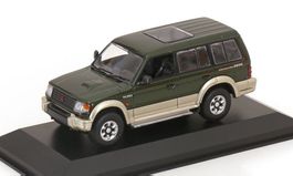 Mitsubishi Pajero II V20 LWB Phase I 1990-1994 dunkelgrün