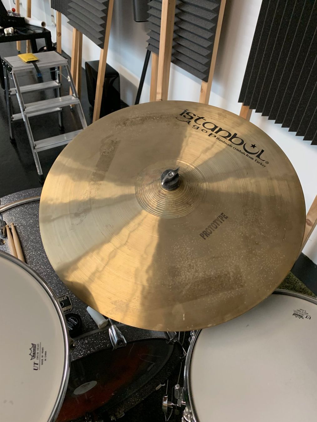 Strumenti musicali: Gretsch Drum Renown Maple inklusive komplette Hardware – Usato da Bern venduto da Illustres 7