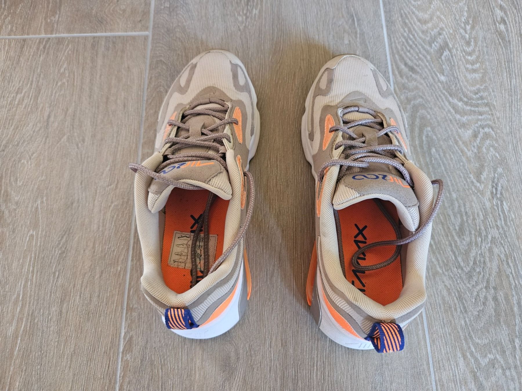 Nike Scarpe da uomo: NIKE AIR 200 (43) – Usato da Arveyes venduto da sape.online 2