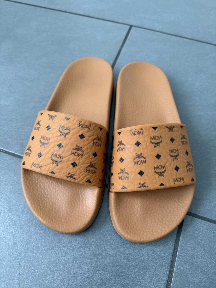 Mcm Scarpe da donna: MCM Slides gr 38 wie neu! – Usato da Uttwil venduto da Mio092152