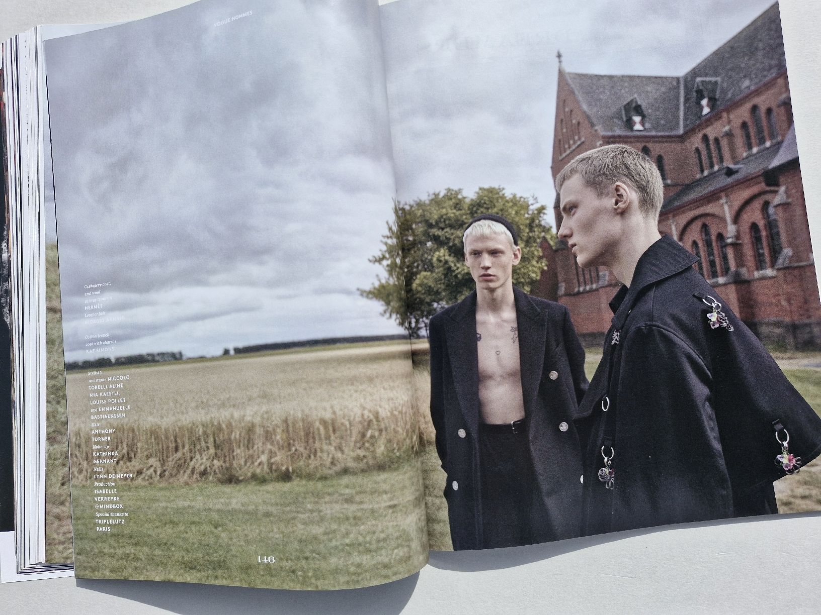 Riviste & Magazine: Vogue Hommes Paris 30 "Black in Force" – Usato da Zürich venduto da Secretariat11 1