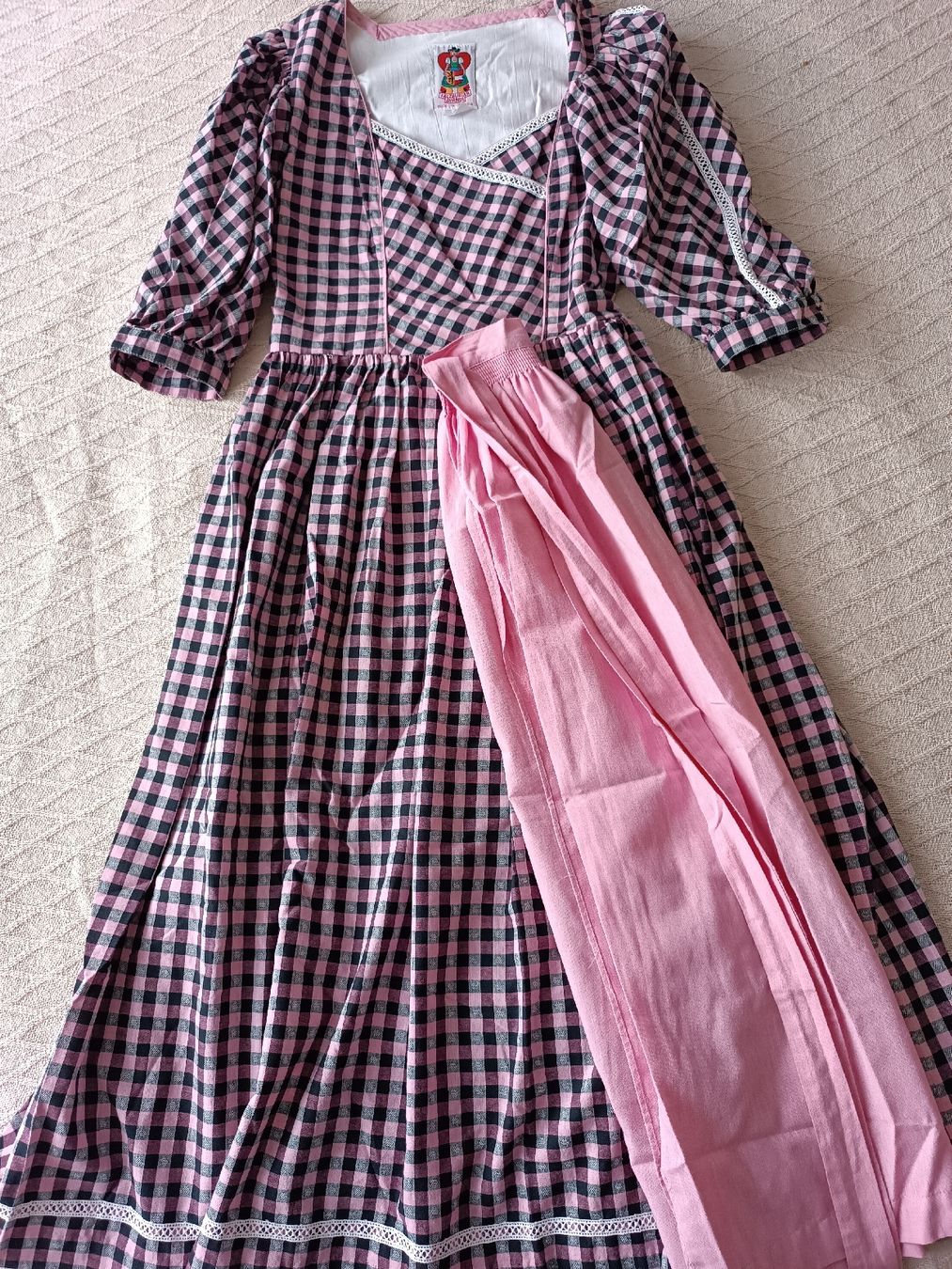 Costumi: Dirndl /Trachtenkleid Gr 42 – Usato da Binz venduto da julijuli 2